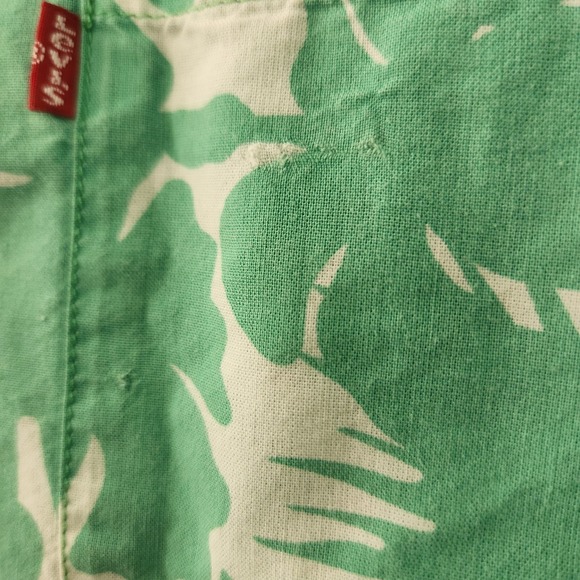 Levi's Men's Green Botanical Button-Up Shirt XXL Small Flaw - Picture 4 of 5